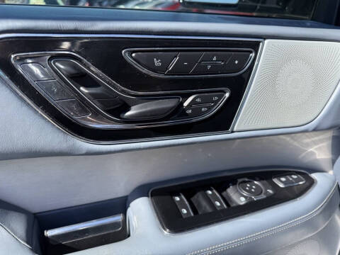 2018 Lincoln Navigator Black Label