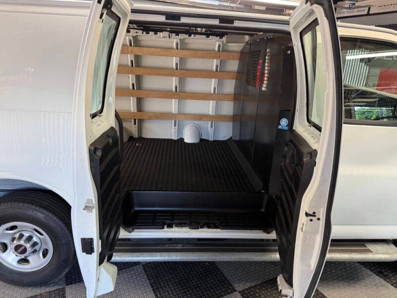 2024 GMC Savana 2500