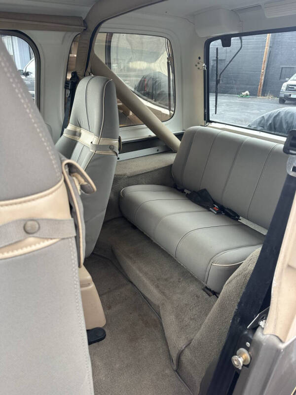 1990 Jeep Wrangler Sahara