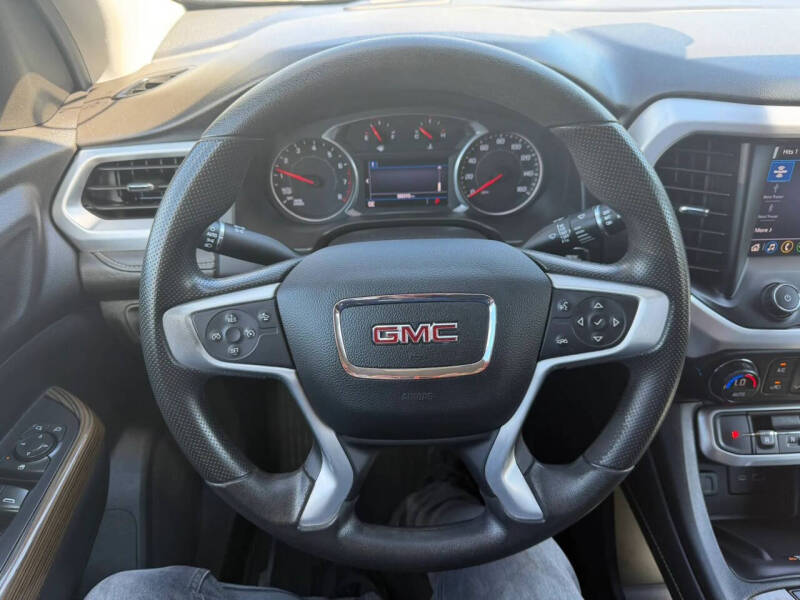 2022 GMC Acadia SLE