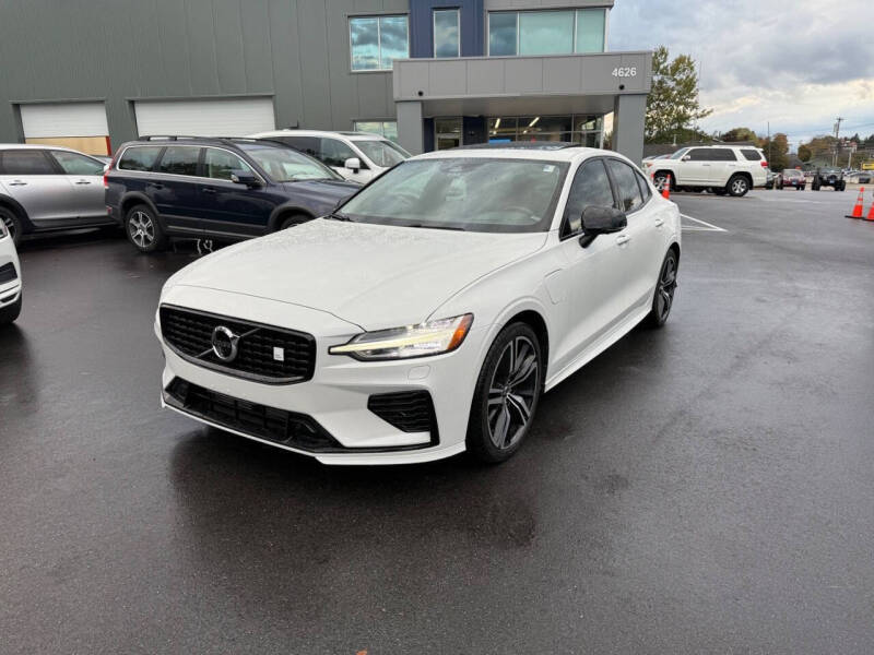 2022 Volvo S60 Recharge T8 R-Design Expression