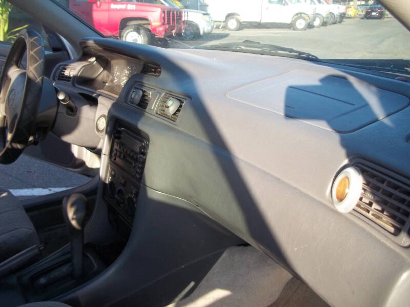 2001 Toyota Camry null photo 31