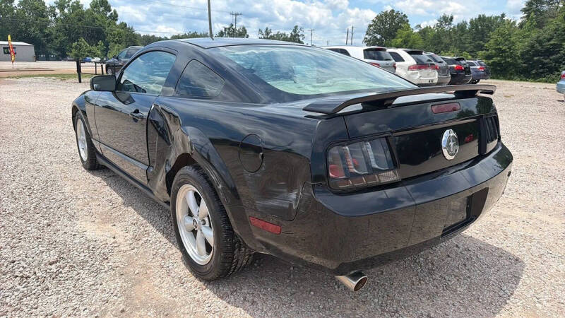2005 Ford Mustang V6 Deluxe