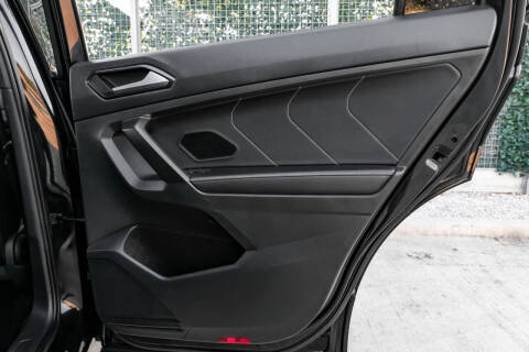 2022 Volkswagen Tiguan SE R-Line Black