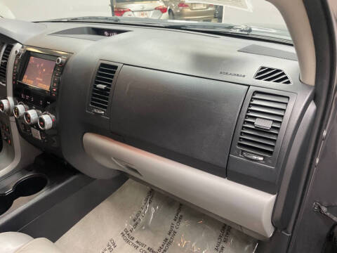 2011 Toyota Sequoia Platinum