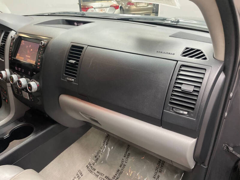 2011 Toyota Sequoia Platinum