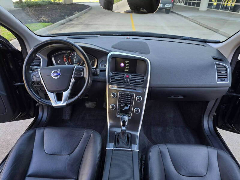 2016 Volvo XC60 T5 Drive-E Platinum