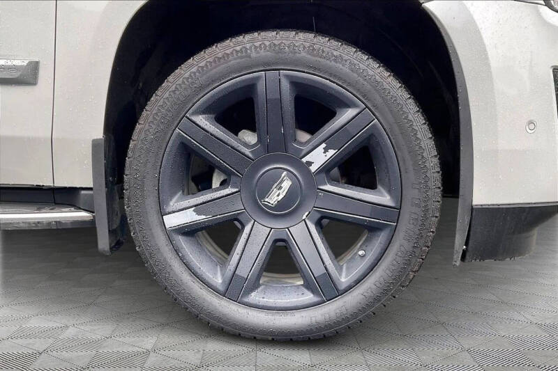 2018 Cadillac Escalade Luxury