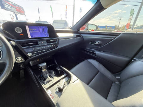 2024 Lexus ES 300h F SPORT Design