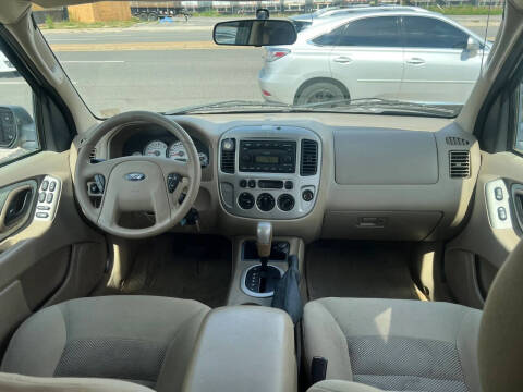 2005 Ford Escape XLT