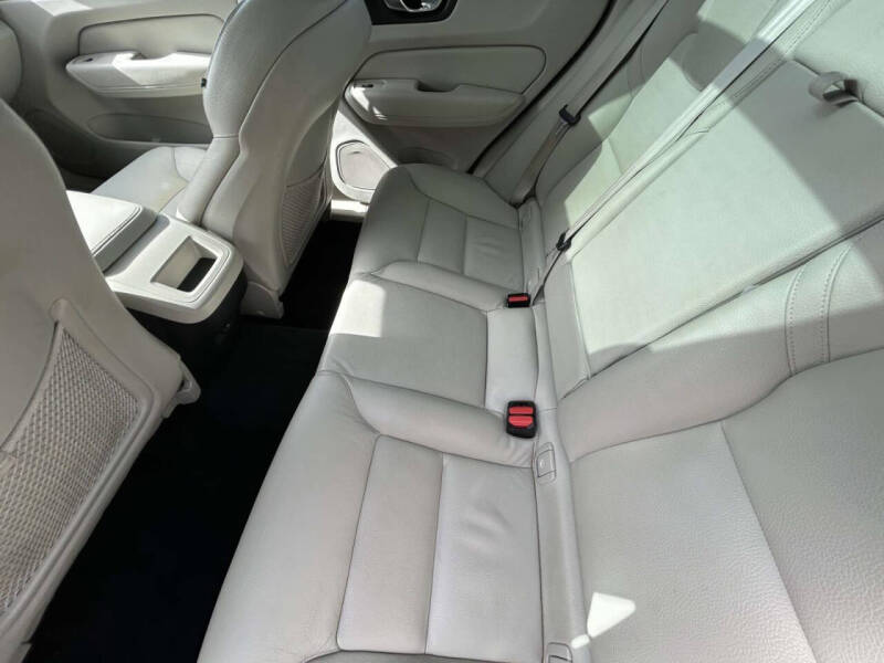 2023 Volvo XC60 B5 Core