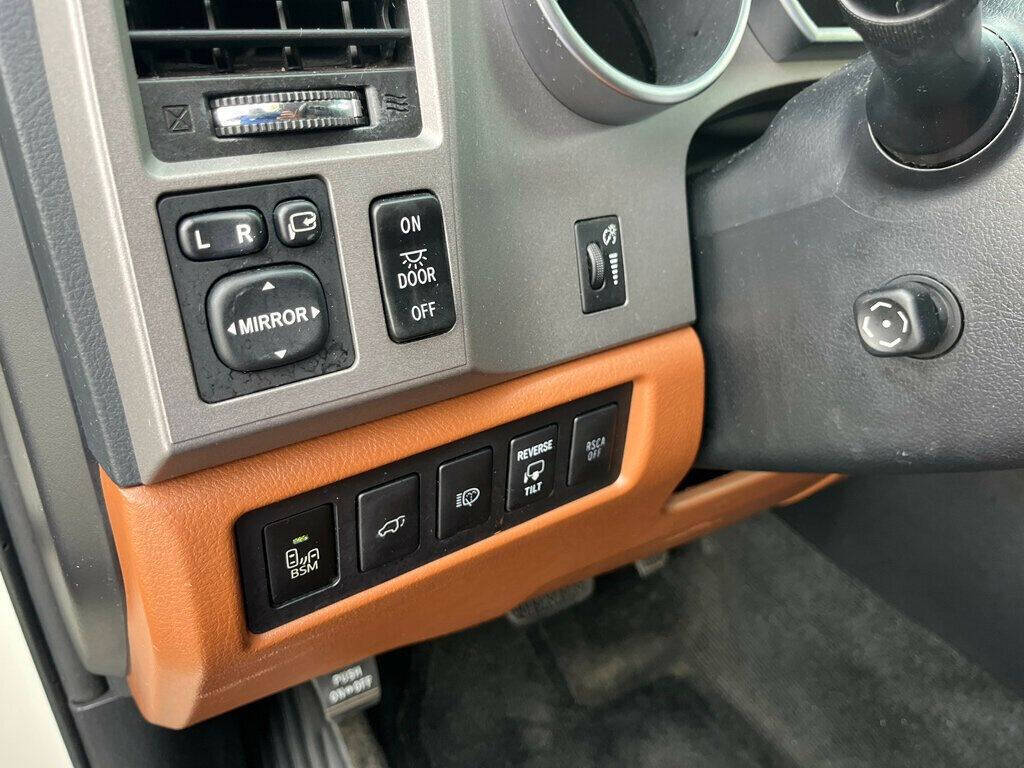2013 Toyota Sequoia 19