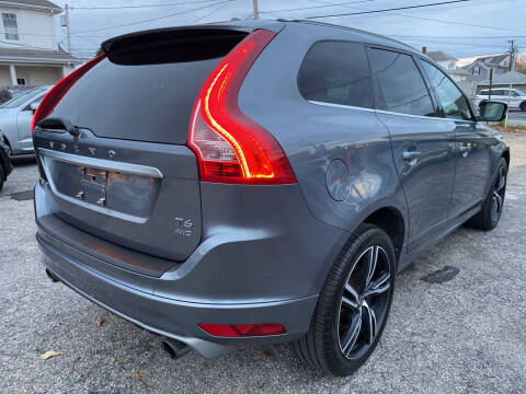 2017 Volvo XC60 T6 R-Design