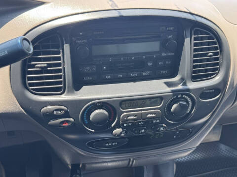2004 Toyota Sequoia SR5