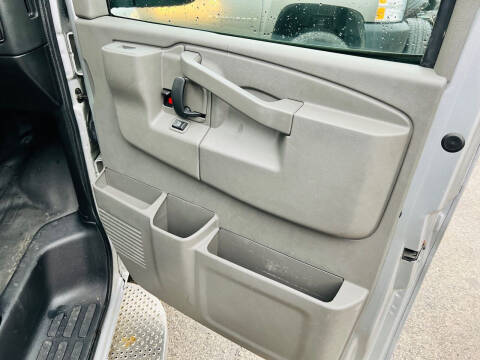 2017 Chevrolet Express LS 3500