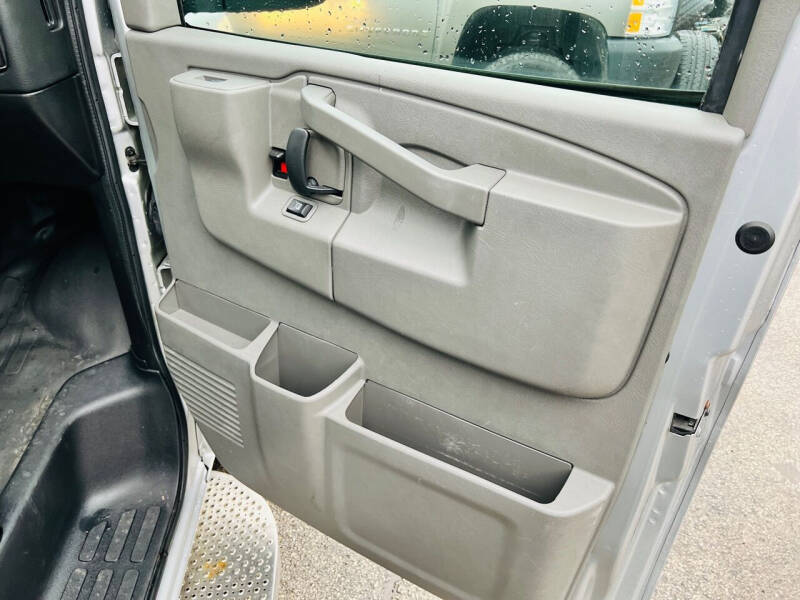 2017 Chevrolet Express LS 3500