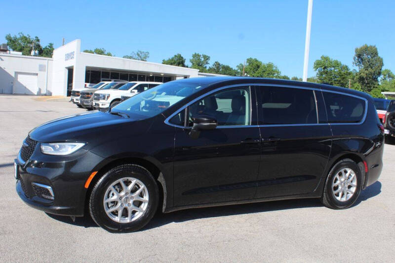 2023 Chrysler Pacifica Touring L