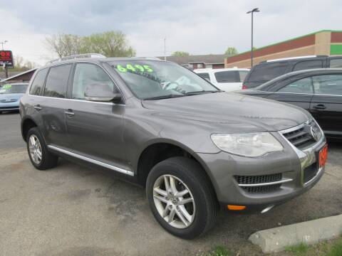2008 Volkswagen Touareg 2 for sale at Fox River Motors, Inc in Green Bay WI