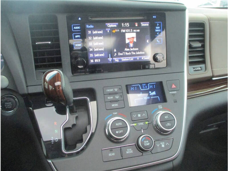 2015 Toyota Sienna Limited Premium 7-Passenger