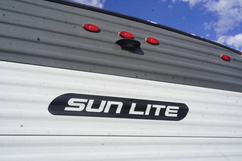 2024 Sunset Park RV Sun-Lite 19 RB