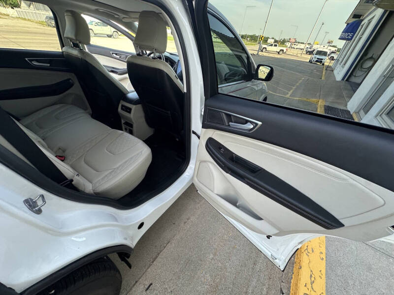 2023 Ford Edge Titanium