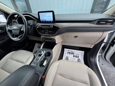 2020 Ford Escape Titanium