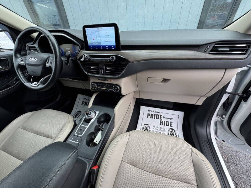 2020 Ford Escape Titanium