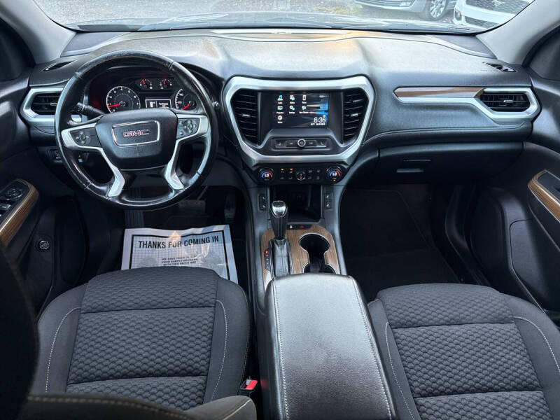 2017 GMC Acadia SLE-2