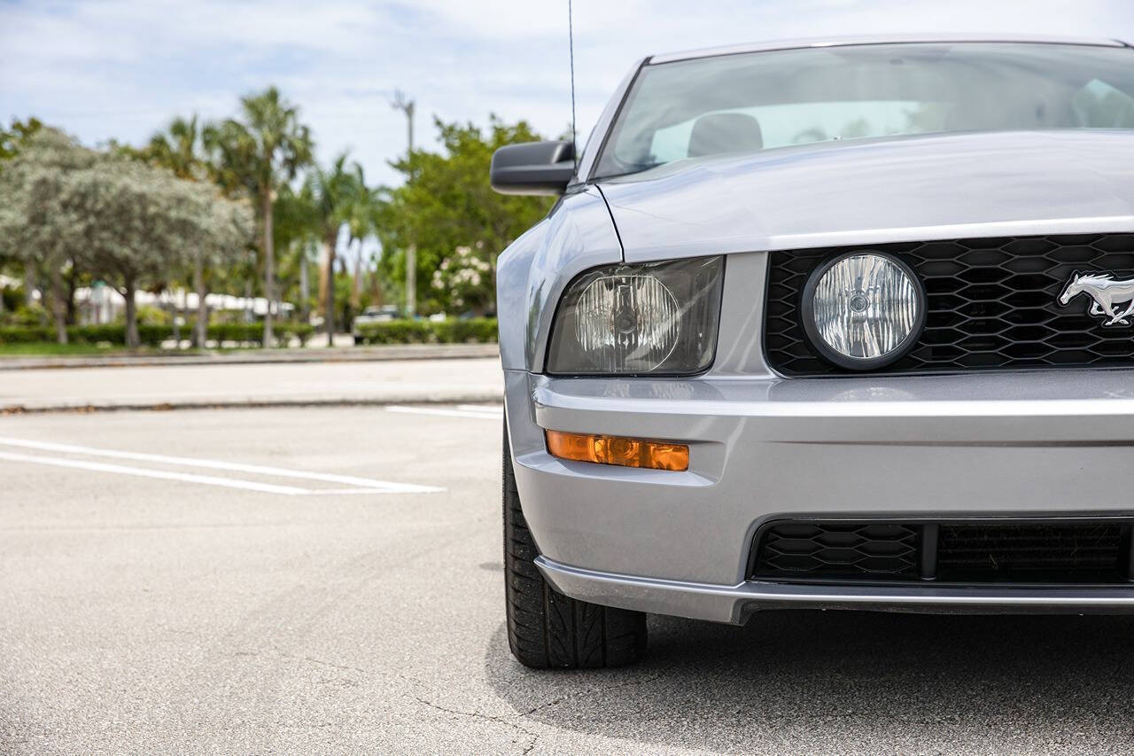 2006 Ford Mustang 27