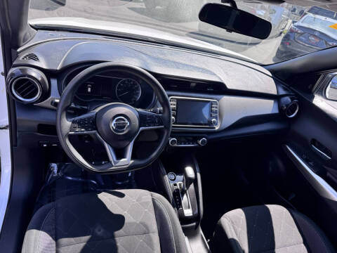 2020 Nissan Kicks SV