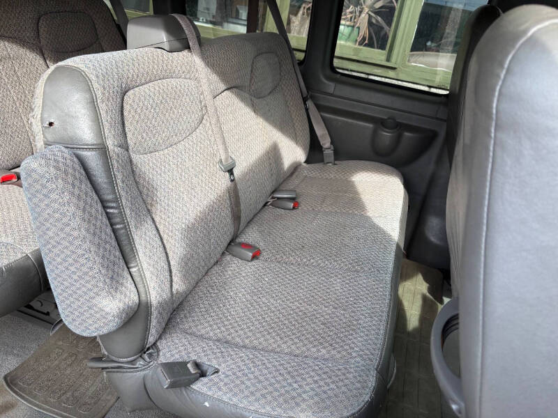 2003 Chevrolet Express 3500 LS