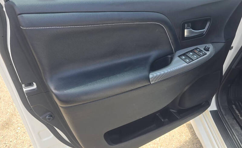 2017 Toyota Sienna SE 8-Passenger