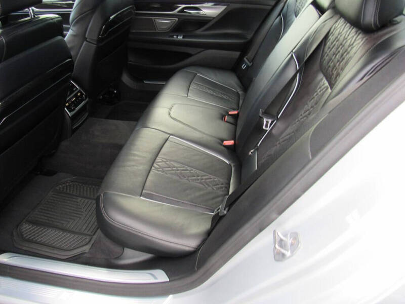 2019 BMW 7 Series 740i