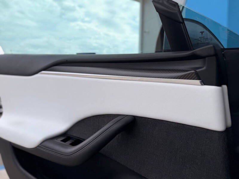 2022 Tesla Model S Plaid