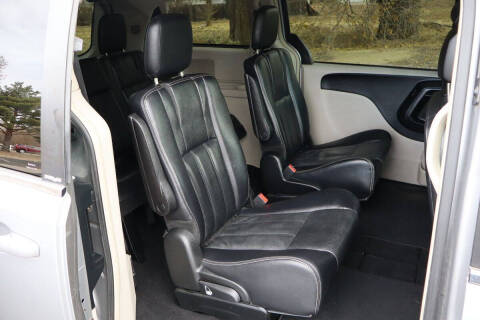 2013 Chrysler Town and Country Touring