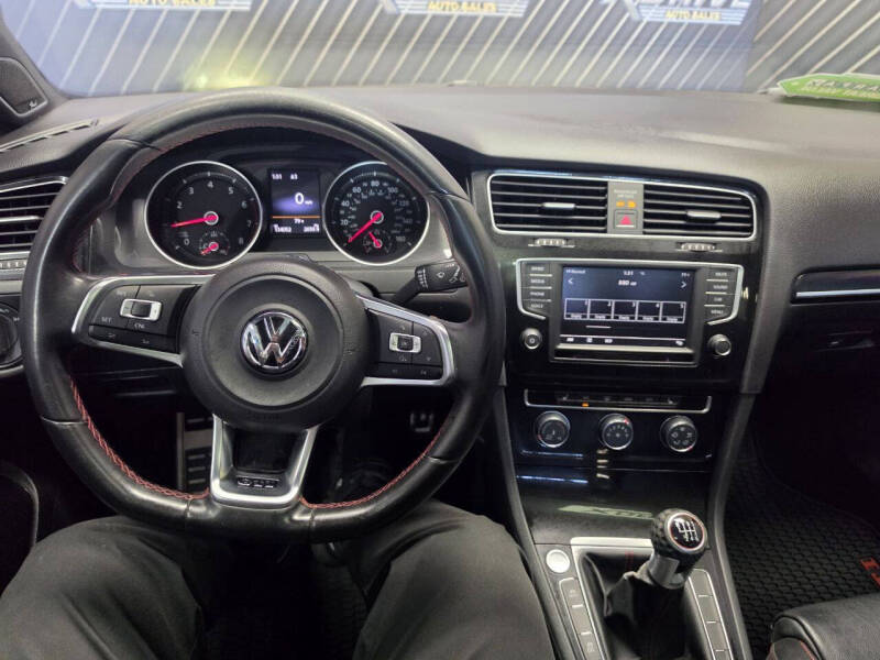 2016 Volkswagen Golf GTI SE
