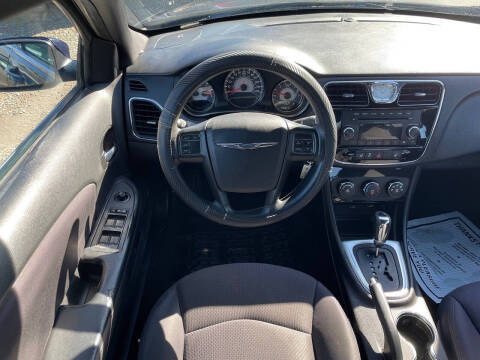 2014 Chrysler 200 LX