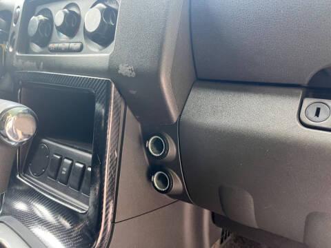 2011 Nissan Pathfinder LE