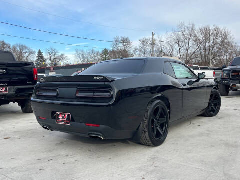 2015 Dodge Challenger SXT