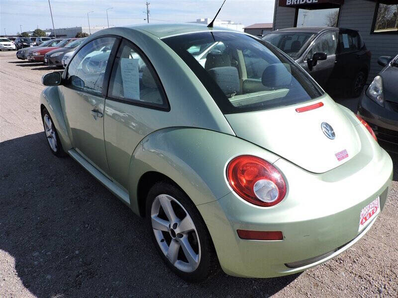 2006 Volkswagen New Beetle 2.5