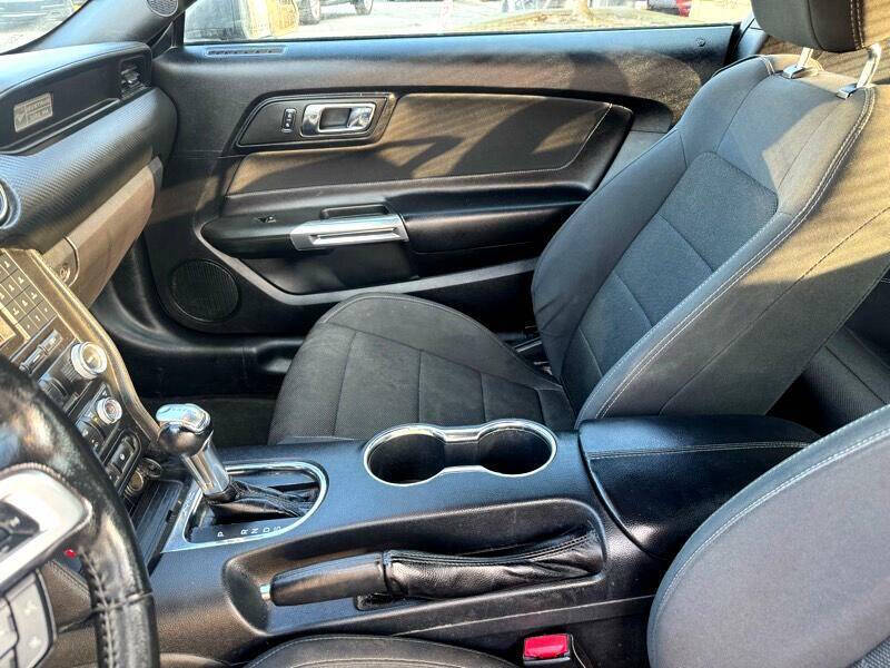 2016 Ford Mustang V6