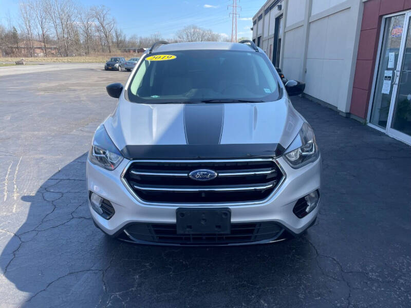 2019 Ford Escape SE photo 2