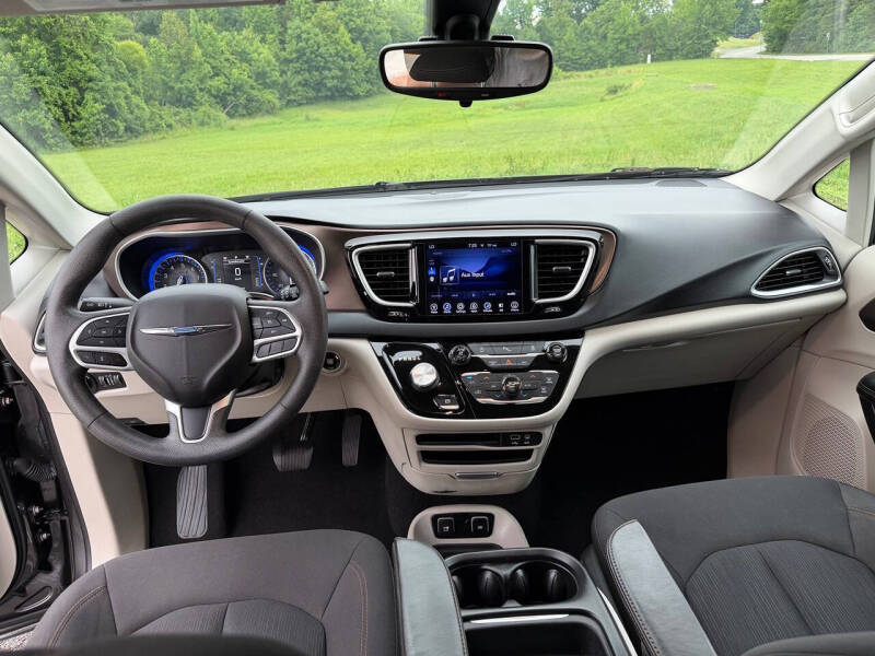 2017 Chrysler Pacifica Touring Plus