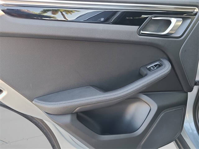 2021 Porsche Macan S