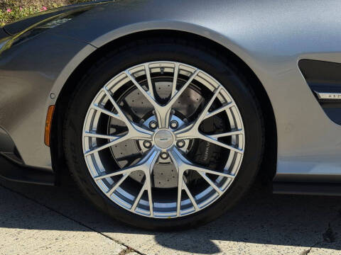 2025 Aston Martin Vanquish