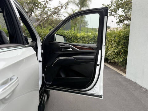 2022 Cadillac Escalade ESV Luxury