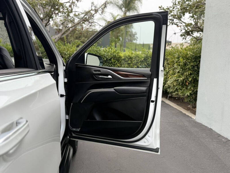 2022 Cadillac Escalade ESV Luxury