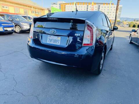 2014 Toyota Prius Three