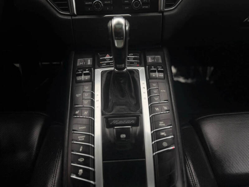 2017 Porsche Macan S