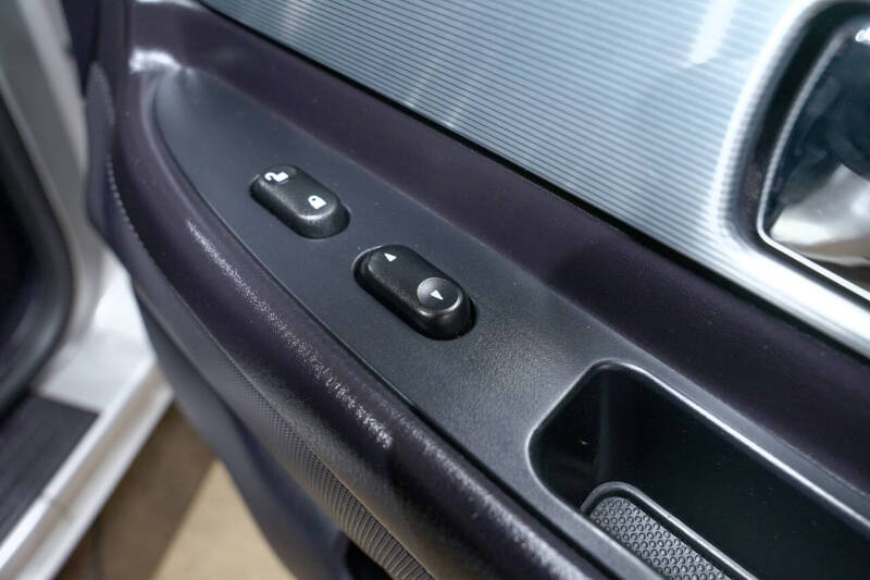 2004 Ford Thunderbird Deluxe